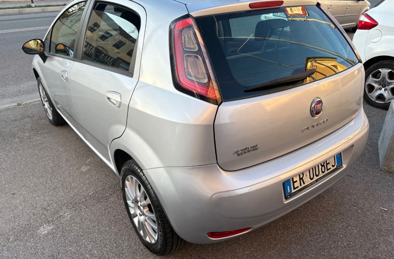 Fiat Punto Evo 1.4 Natural Power (Benzina/Metano) – 2013 Impianto Metano di Casa Madre
